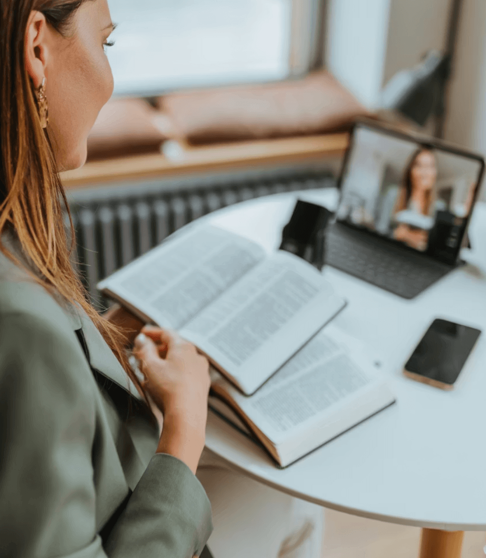 What Is an AI Interviewer? How It Works and If It Helps